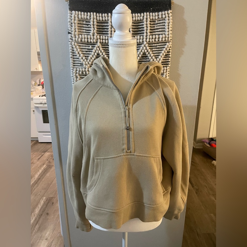 Lululemon Scuba Half Zip Hoodie in Trench M/L.